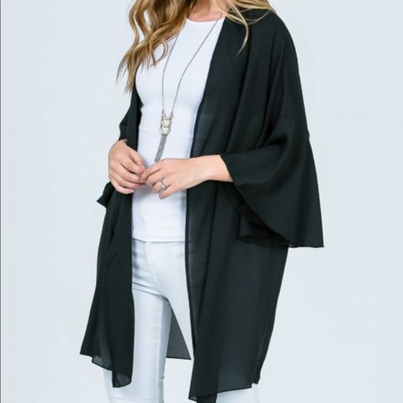 NEW•XL-2X•Kyleigh Black Bell Sleeved Kimono - Picture 3 of 7